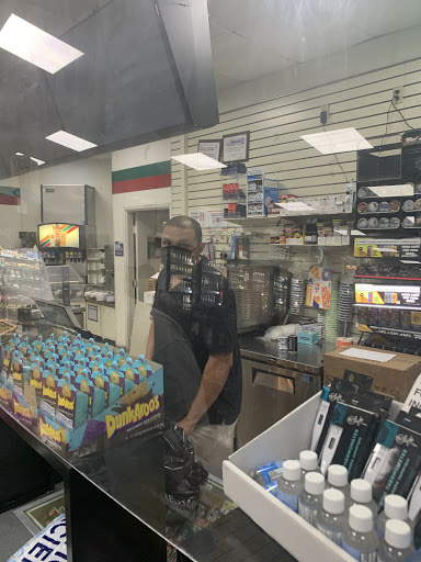 Convenience Store «7-Eleven», reviews and photos, 27680 Lake Hughes Rd, Castaic, CA 91384, USA