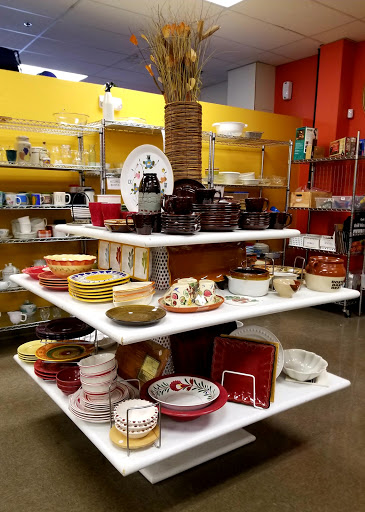 Thrift Store «Beverly Bootstraps Thrift Shop», reviews and photos