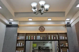 Menz Crown Premium Salon (Gulshan-1) image