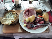 Raclette du Restaurant français Au Grenier à Huez - n°12