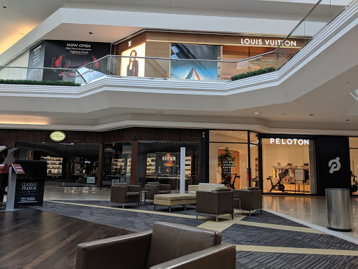 Computer Store «Microsoft Store - Cherry Creek Mall», reviews and photos, 3000 E 1st Ave, Denver, CO 80206, USA