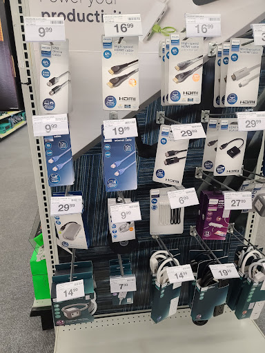 Office Supply Store «Staples», reviews and photos, 600 S St W, Raynham, MA 02767, USA