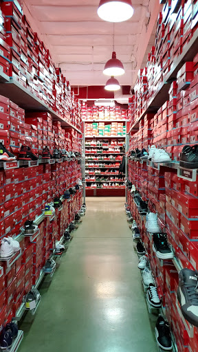 Shoe Store «PUMA», reviews and photos, 131-C Nut Tree Rd, Vacaville, CA 95687, USA