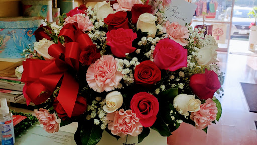 Lucky's Flowers & Gifts