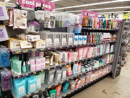 Variety Store «Five Below», reviews and photos, 31065 Orchard Lake Rd, Farmington Hills, MI 48334, USA