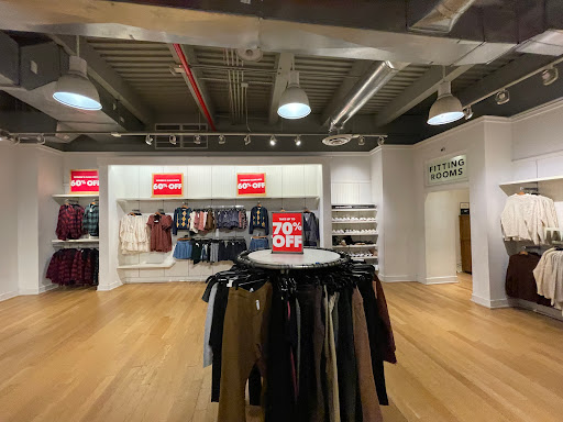 Clothing Store «AEO Factory & Aerie Store», reviews and photos, 442 Fulton St, Brooklyn, NY 11201, USA