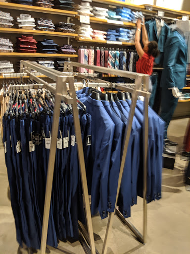 Clothing Store «Express», reviews and photos, 6847 Springfield Mall, Springfield, VA 22150, USA