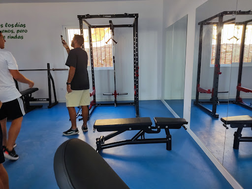 Gimnasio La Sierra en Sierra de Fuentes, Cáceres‎