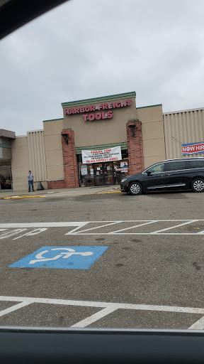 Hardware Store «Harbor Freight Tools», reviews and photos, 2901 Whipple Ave NW, Canton, OH 44708, USA