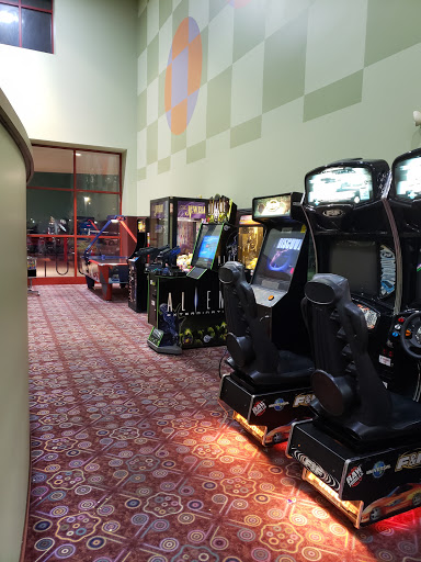 Movie Theater «Regal Cinemas Massillon 12», reviews and photos, 175 Cherry Rd NW, Massillon, OH 44646, USA