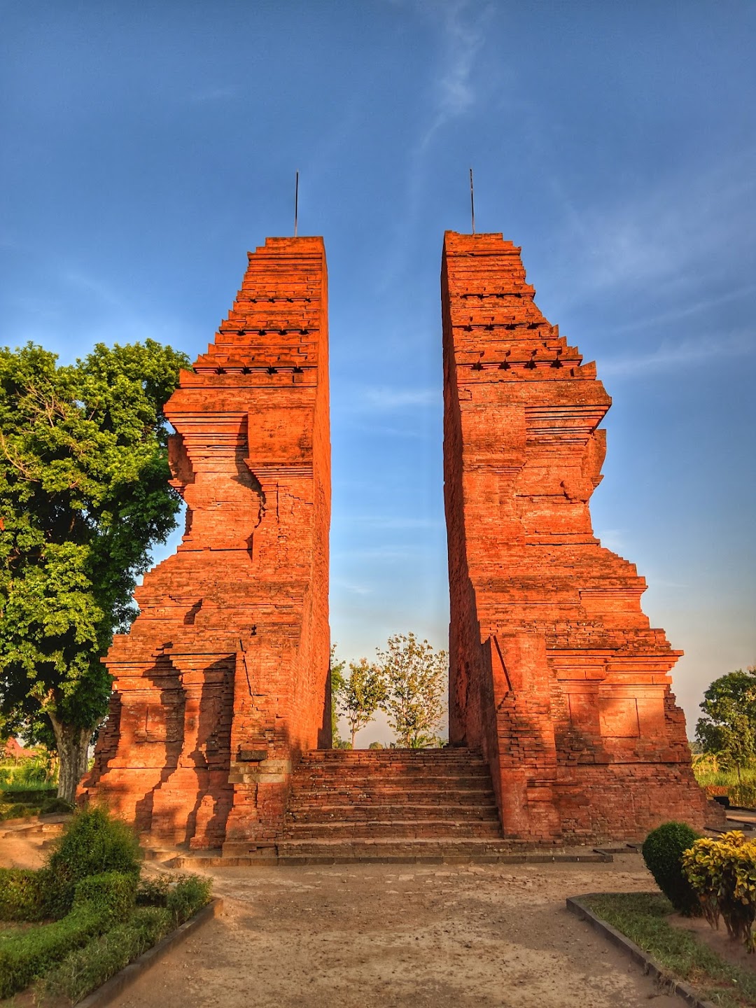 Candi Wringin Lawang