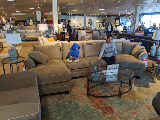 Furniture Store «Art Van Furniture - Kalamazoo (Portage)», reviews and photos, 550 Ring Rd, Portage, MI 49024, USA