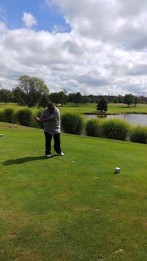 Public Golf Course «St Denis Golf Club & Party Center», reviews and photos, 10660 Chardon Rd, Chardon, OH 44024, USA