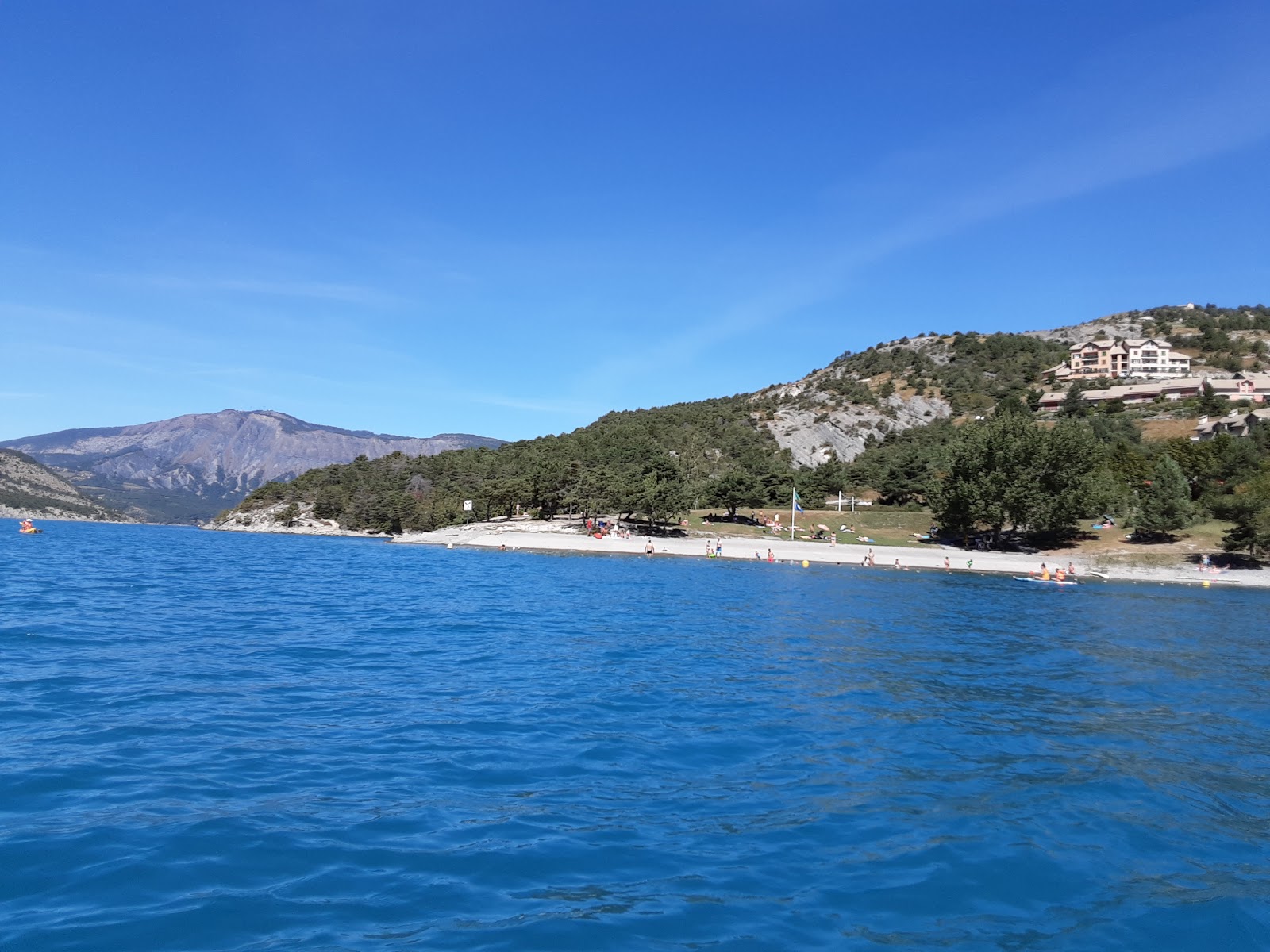 Plage de Port Saint Pierre'in fotoğrafı - rahatlamayı sevenler arasında popüler bir yer