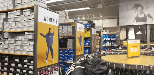 Clothing Store «Under Armour Factory House», reviews and photos, 3026 Outlet Dr, Edinburgh, IN 46124, USA