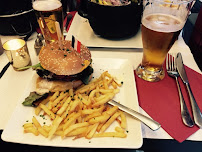 Hamburger du Restaurant français L'Anvers du Décor à Paris - n°2