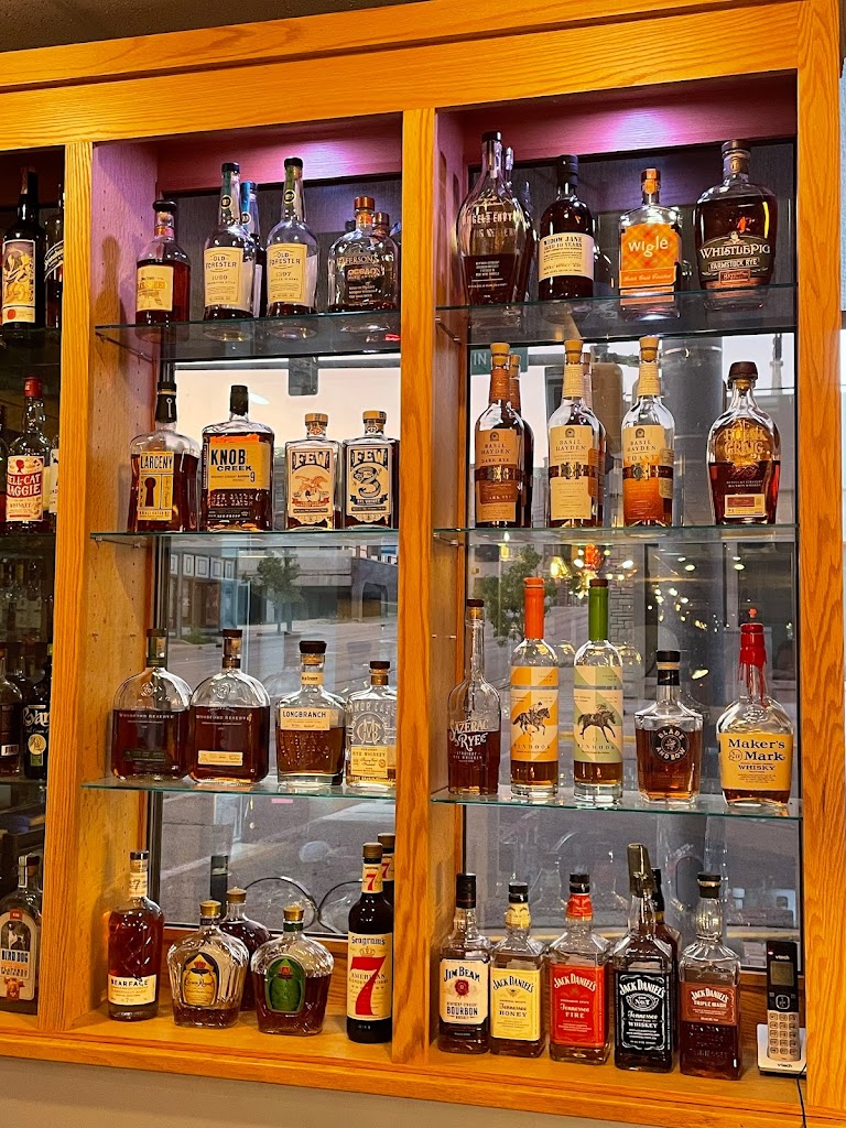 Bourbons on Main 61032
