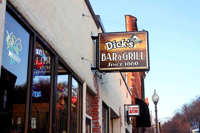 Dicks Bar & Grill