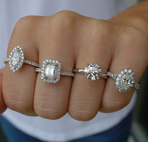 Jewelry Store «Edward Warren Jewelers», reviews and photos, 1610 Cross Creeks Blvd, Pickerington, OH 43147, USA