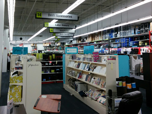 Office Supply Store «Staples», reviews and photos, 113 Mill Plain Rd, Danbury, CT 06811, USA