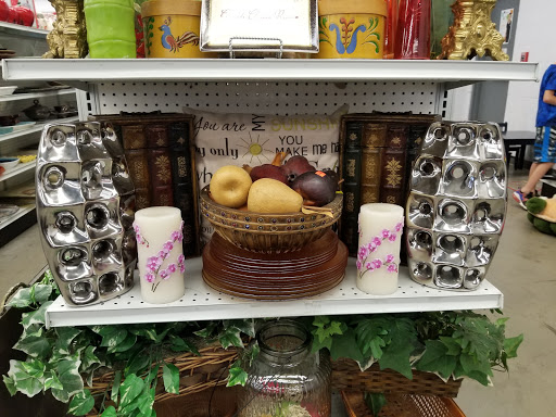 Thrift Store «Goodwill Central Texas - Lakeway», reviews and photos, 1901 RR 620 South, Lakeway, TX 78734, USA