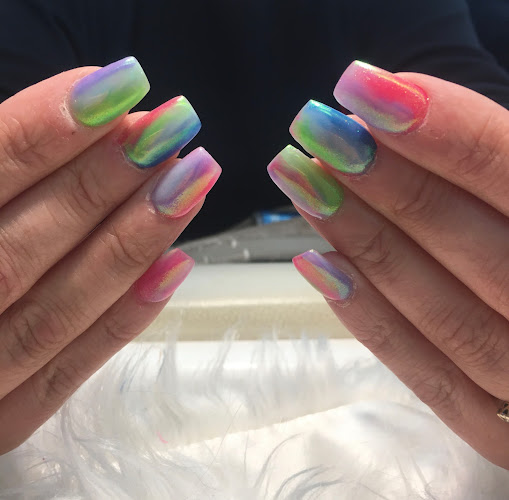 Comments and reviews of Queen Nails