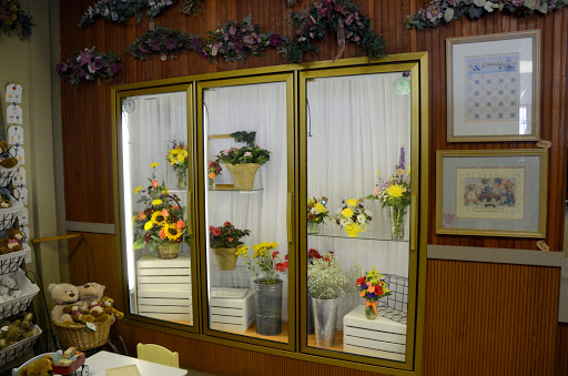Florist «Bud and Bloom Florist», reviews and photos, 355 N Morton St, Franklin, IN 46131, USA
