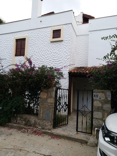 Sunny Hill Villaları