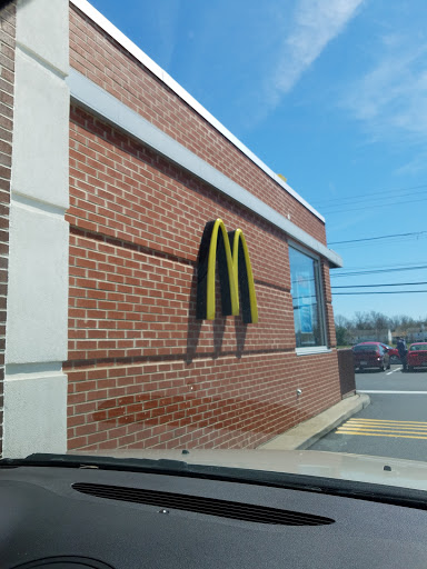 Shopping Mall «Palmyra Shopping Center», reviews and photos, 901 E Main St, Palmyra, PA 17078, USA