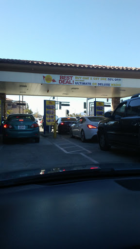 Matt's Express Carwash en Rialto