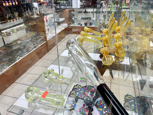 Tobacco Shop «Smoke Tokz Head Shop KC», reviews and photos, 1263 W 103rd St, Kansas City, MO 64114, USA