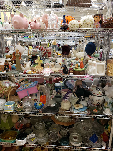 Thrift Store «Goodwill Store & Donation Center», reviews and photos, 420 W Army Trail Rd, Bloomingdale, IL 60108, USA