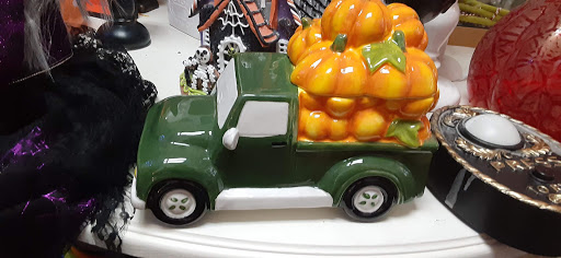 Shopping Mall «Old Town Shopping Center», reviews and photos, 2528 S Campbell Ave, Springfield, MO 65807, USA