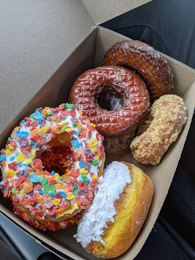 Bakery «Beach Donut Shop», reviews and photos, 344 E Main St, Clinton, CT 06413, USA