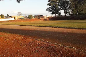 Área de lazer municipal(cooper, futebol, aparelhos de ginástica) image