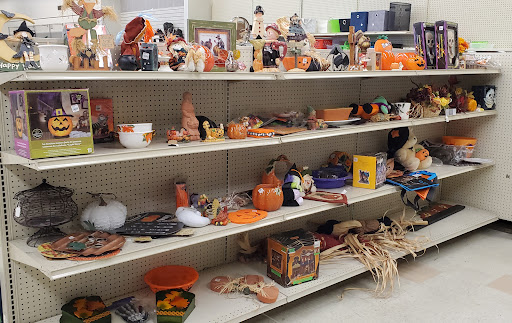 Thrift Store «Lakewood Goodwill», reviews and photos, 6002 Mt Tacoma Dr SW, Tacoma, WA 98499, USA