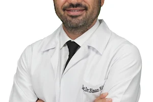 Doç. Op. Dr. Sinan Bilgin / Göz Hastalıkları ve Cerrahisi Uzmanı / Katarakt / Excimer Lazer / Retina image