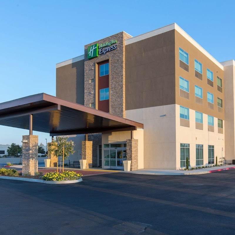 Holiday Inn Express Visalia - Sequoia Gateway Area, an IHG Hotel