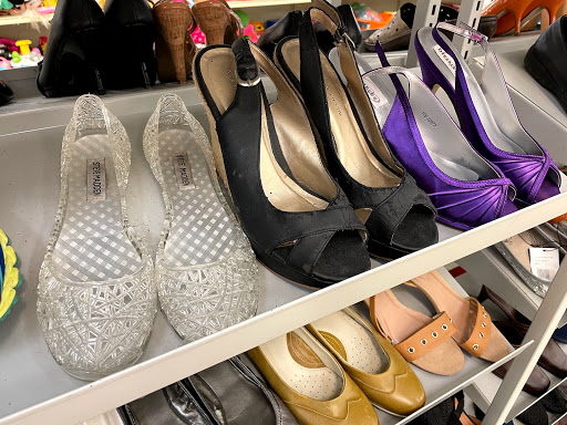 Thrift Store «Goodwill Store Manchester», reviews and photos, 2161 Hillsboro Blvd #5, Manchester, TN 37355, USA