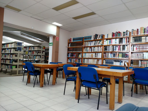 Biblioteca Ciencias Políticas UAQ 