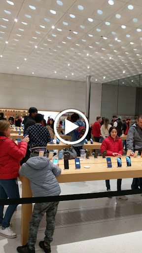 Computer Store «Apple Biltmore», reviews and photos, 2502 E Camelback Rd, Phoenix, AZ 85016, USA