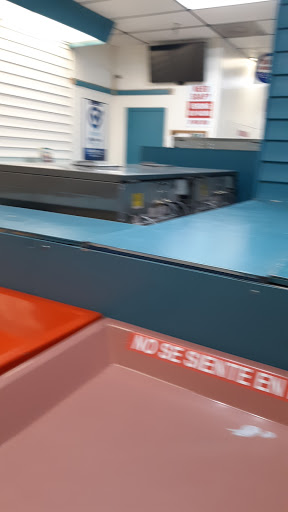 Laundromat «Waters Coin Laundry», reviews and photos, 7302 W Waters Ave, Tampa, FL 33634, USA
