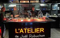 Atmosphère du Restaurant gastronomique L'Atelier de Joël Robuchon à Paris - n°4