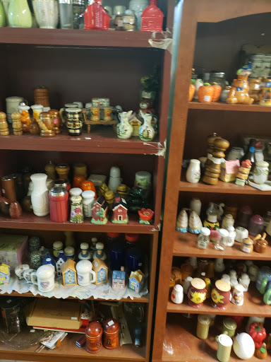 Thrift Store «H2O Help & Hope To Others», reviews and photos, 451 SE Maple St, Dallas, OR 97338, USA