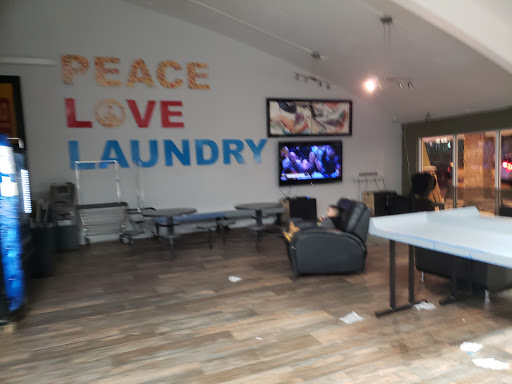 Laundromat «Laundry World», reviews and photos, 500 W 29th St, Hialeah, FL 33012, USA