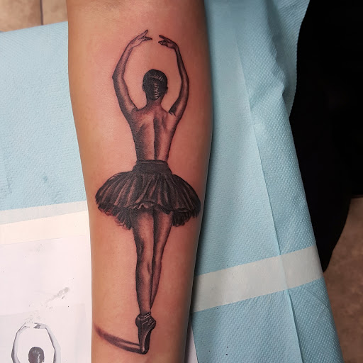 Explore skiing tattoo ideas, creative tattoo ideas in Pittsburg, available at Delta Art & Tattoo