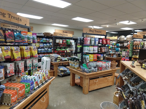Pet Supply Store «Mud Bay», reviews and photos, 2100 SE 164th Ave, Vancouver, WA 98683, USA