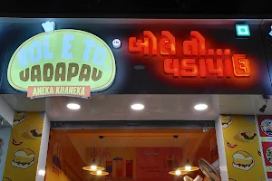 Bole To Vadapav image