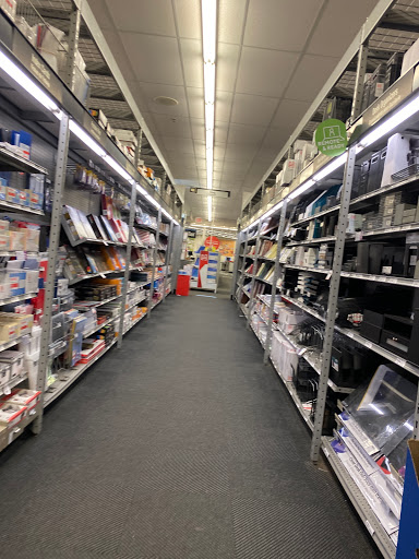 Office Supply Store «Staples», reviews and photos, 24-41 31st St, Astoria, NY 11102, USA
