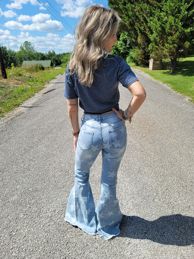 Store «Cahoots-Two Gals General Store», reviews and photos, 53 N Main St #100, Crossville, TN 38555, USA